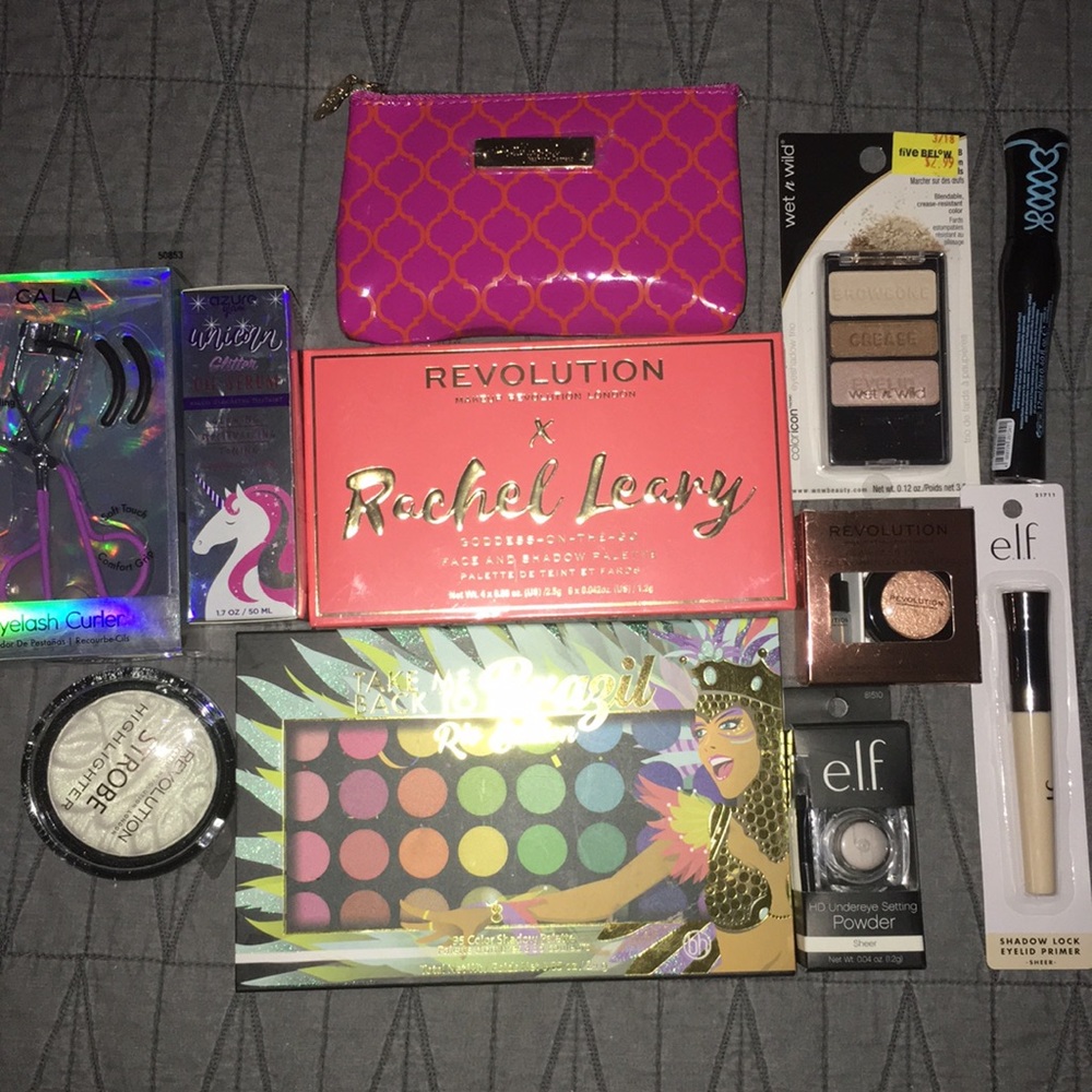 Makeup bundle for @alexlynn17
